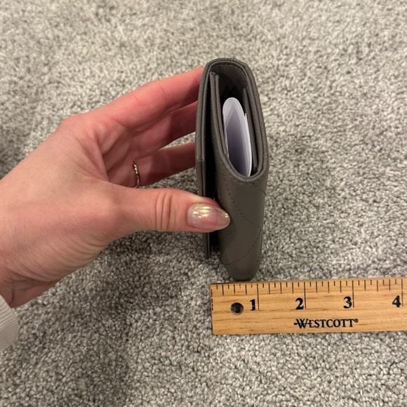 YSL Cassandra Key Case in Gray Grain de Poudre Leather NWB - Picture 11 of 13